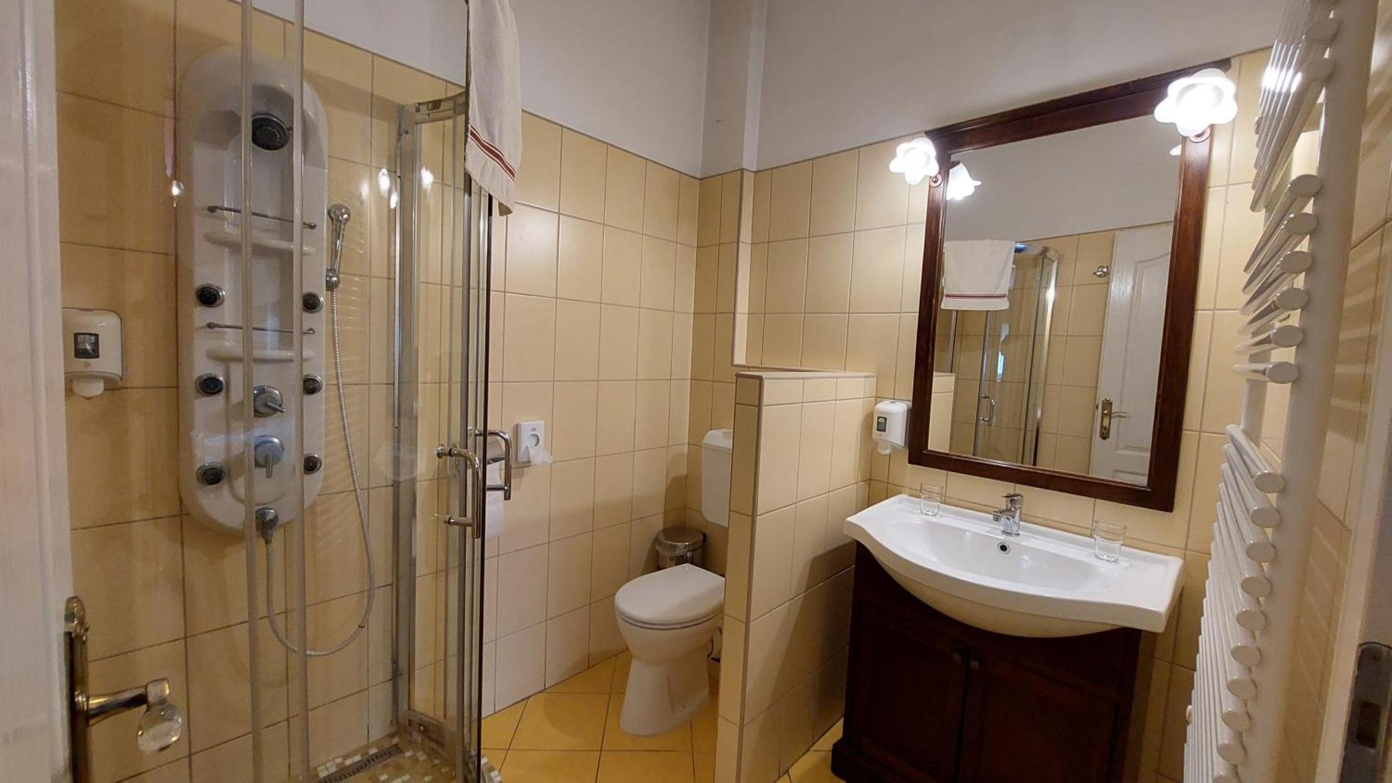 OÁZIS Hotel*** Nagykanizsa Buitenkant foto